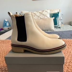 Everlane - The Italian Leather Chelsea Boot size 8